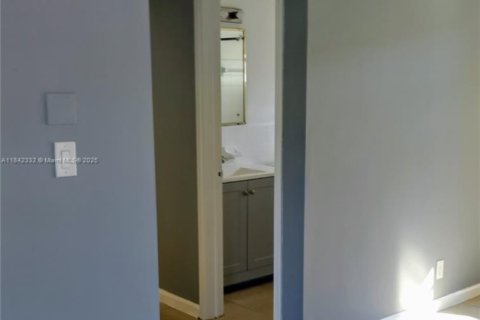 Купить коммерческую недвижимость в Форт-Лодердейл, Флорида 183.95м2, № 1936554 - фото 10