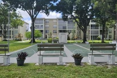Condo in Lauderdale Lakes, Florida, 1 bedroom  № 1836198 - photo 25