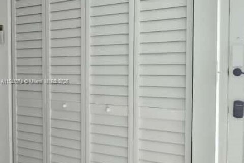 Condo in Lauderdale Lakes, Florida, 1 bedroom  № 1836198 - photo 28