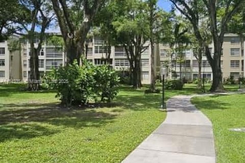 Condo in Lauderdale Lakes, Florida, 1 bedroom  № 1836198 - photo 19