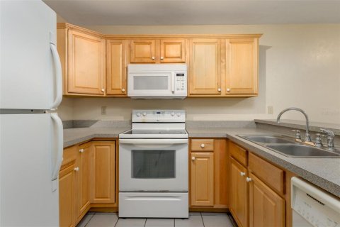 Copropriété à louer à Gainesville, Floride: 2 chambres, 81.2 m2 № 2308567 - photo 4