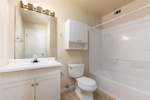 Copropriété à louer à Gainesville, Floride: 2 chambres, 81.2 m2 № 2308567 - photo 16
