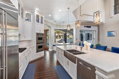House in Windermere, Florida 6 bedrooms, 361.76 sq.m. № 1888485 - photo 5