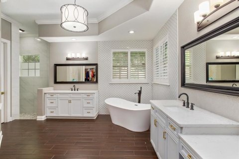 House in Windermere, Florida 6 bedrooms, 361.76 sq.m. № 1888485 - photo 18