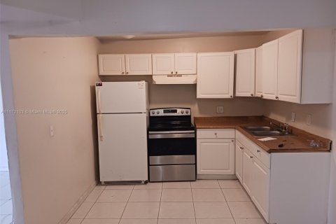 Townhouse in Sunrise, Florida 3 bedrooms, 118.54 sq.m. № 1887260 - photo 12