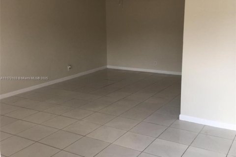 Townhouse in Sunrise, Florida 3 bedrooms, 118.54 sq.m. № 1887260 - photo 9
