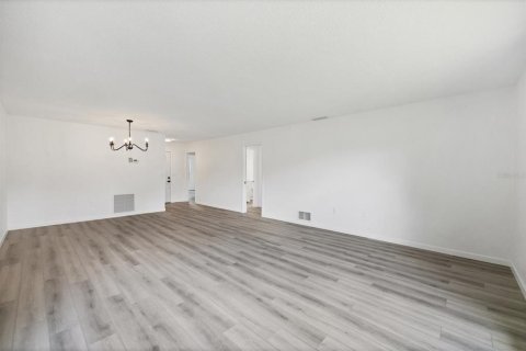 House in Sarasota, Florida 2 bedrooms, 127.65 sq.m. № 1778710 - photo 6