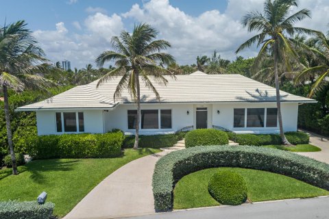 House in Palm Beach, Florida 7 bedrooms, 626.81 sq.m. № 2181423 - photo 15