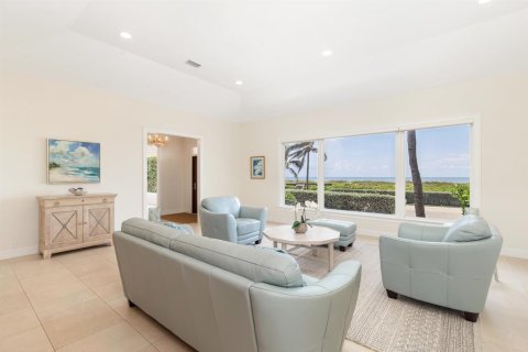 House in Palm Beach, Florida 7 bedrooms, 626.81 sq.m. № 2181423 - photo 19