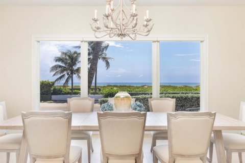 House in Palm Beach, Florida 7 bedrooms, 626.81 sq.m. № 2181423 - photo 23