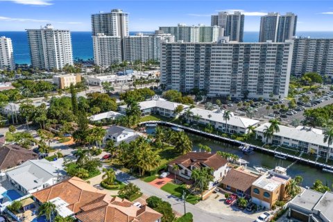 Terreno en venta en Fort Lauderdale, Florida № 1867232 - foto 4