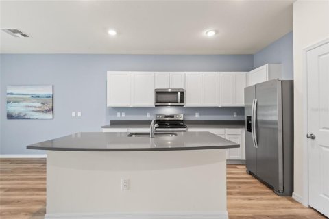 Adosado en alquiler en Land O' Lakes, Florida, 3 dormitorios, 155.43 m2 № 2093594 - foto 5