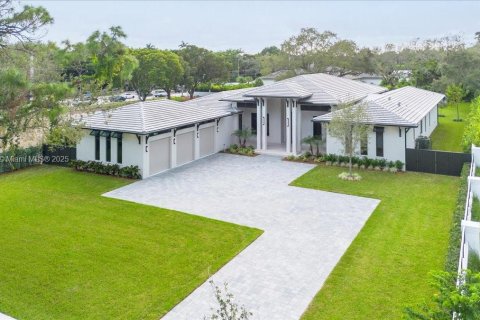 Villa ou maison à vendre à Miami, Floride: 5 chambres, 465.07 m2 № 1949329 - photo 7