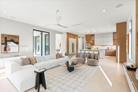 Villa ou maison à vendre à Miami, Floride: 5 chambres, 465.07 m2 № 1949329 - photo 4