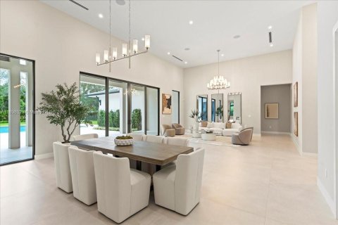 Villa ou maison à vendre à Miami, Floride: 5 chambres, 465.07 m2 № 1949329 - photo 16