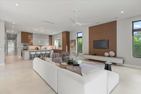 Villa ou maison à vendre à Miami, Floride: 5 chambres, 465.07 m2 № 1949329 - photo 29