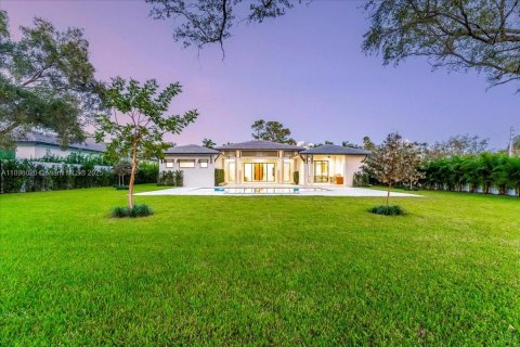 Villa ou maison à vendre à Miami, Floride: 5 chambres, 465.07 m2 № 1949329 - photo 8