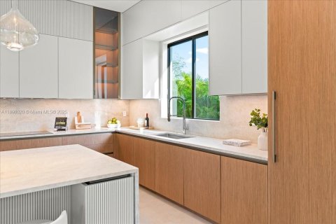 Villa ou maison à vendre à Miami, Floride: 5 chambres, 465.07 m2 № 1949329 - photo 25
