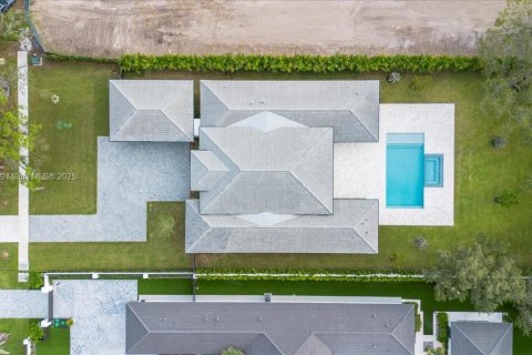Villa ou maison à vendre à Miami, Floride: 5 chambres, 465.07 m2 № 1949329 - photo 6