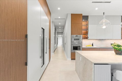 Villa ou maison à vendre à Miami, Floride: 5 chambres, 465.07 m2 № 1949329 - photo 21