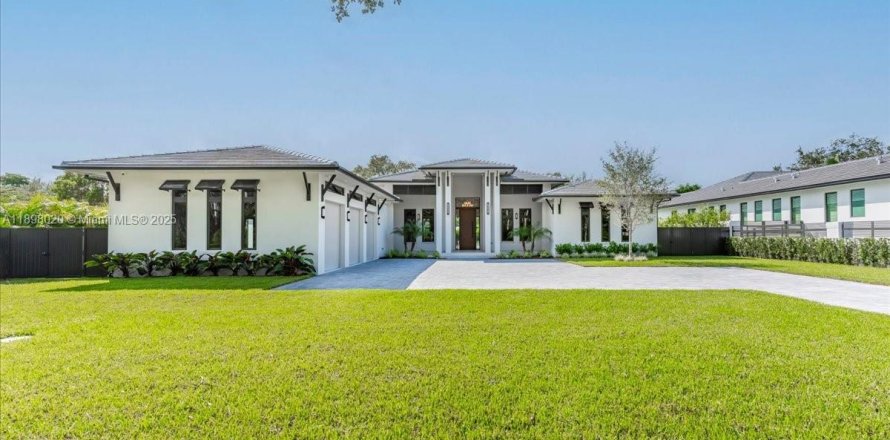 Villa ou maison à Miami, Floride 5 chambres, 465.07 m2 № 1949329
