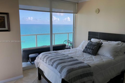 Condominio en alquiler en Sunny Isles Beach, Florida, 2 dormitorios, 148.83 m2 № 2154482 - foto 2
