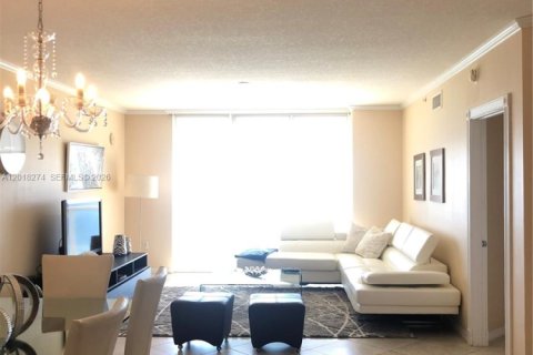Condominio en alquiler en Sunny Isles Beach, Florida, 2 dormitorios, 148.83 m2 № 2154482 - foto 10