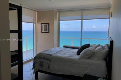Condominio en alquiler en Sunny Isles Beach, Florida, 2 dormitorios, 148.83 m2 № 2154482 - foto 3