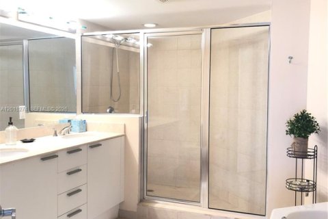 Condominio en alquiler en Sunny Isles Beach, Florida, 2 dormitorios, 148.83 m2 № 2154482 - foto 11