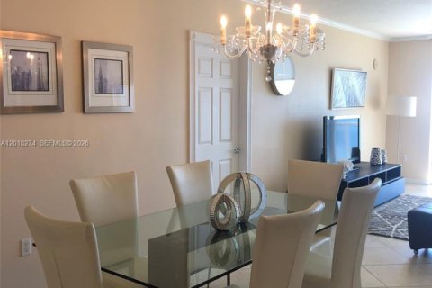 Condominio en alquiler en Sunny Isles Beach, Florida, 2 dormitorios, 148.83 m2 № 2154482 - foto 9