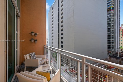 Condo in Miami, Florida, 1 bedroom  № 1821932 - photo 19