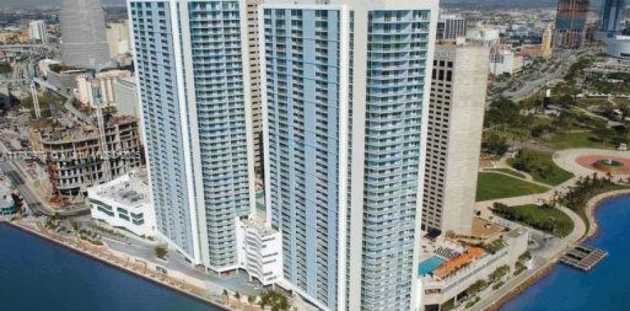 Condo à Miami, Floride, 3 chambres  № 1482282