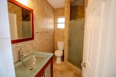 House in Miami, Florida 3 bedrooms, 92.9 sq.m. № 2040606 - photo 14