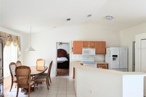 Villa ou maison à vendre à Cocoa, Floride: 3 chambres, 130.43 m2 № 2402998 - photo 3