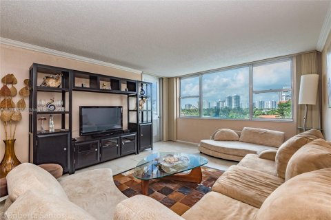 Condominio en venta en Hallandale Beach, Florida, 1 dormitorio, 68.84 m2 № 1984914 - foto 10