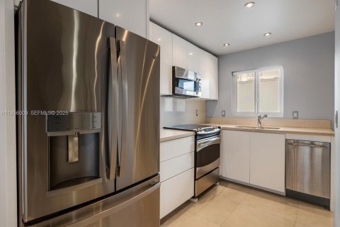 Copropriété à vendre à Miami Beach, Floride: 1 chambre, 61.13 m2 № 1994146 - photo 4