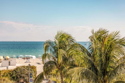 Copropriété à vendre à Miami Beach, Floride: 1 chambre, 61.13 m2 № 1994146 - photo 1