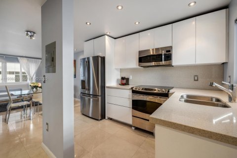 Copropriété à vendre à Miami Beach, Floride: 1 chambre, 61.13 m2 № 1994146 - photo 3