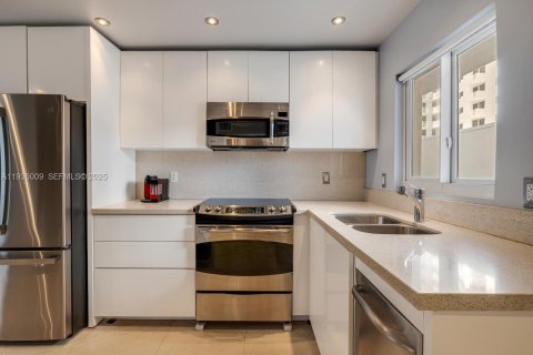Copropriété à vendre à Miami Beach, Floride: 1 chambre, 61.13 m2 № 1994146 - photo 2