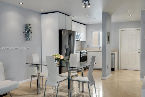 Copropriété à vendre à Miami Beach, Floride: 1 chambre, 61.13 m2 № 1994146 - photo 8