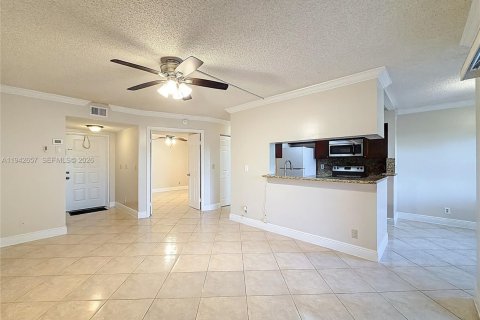 Copropriété à louer à Coral Springs, Floride: 2 chambres, 78.97 m2 № 2000097 - photo 15