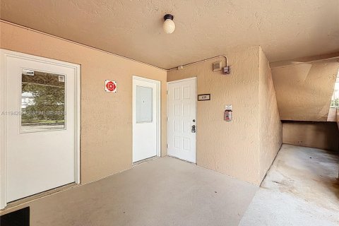 Copropriété à louer à Coral Springs, Floride: 2 chambres, 78.97 m2 № 2000097 - photo 10