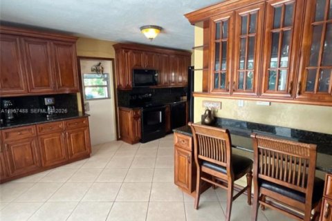 Villa ou maison à vendre à Palmetto Bay, Floride: 2 chambres, 174.56 m2 № 2029600 - photo 6