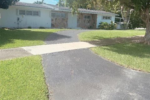 Villa ou maison à vendre à Palmetto Bay, Floride: 2 chambres, 174.56 m2 № 2029600 - photo 4