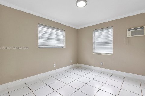 Villa ou maison à louer à Fort Lauderdale, Floride: 3 chambres, 80.82 m2 № 1999558 - photo 7