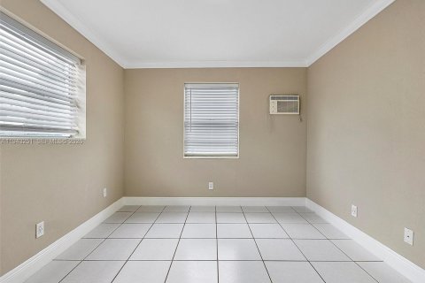 Villa ou maison à louer à Fort Lauderdale, Floride: 3 chambres, 80.82 m2 № 1999558 - photo 8