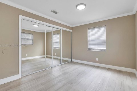 Villa ou maison à louer à Fort Lauderdale, Floride: 3 chambres, 80.82 m2 № 1999558 - photo 9