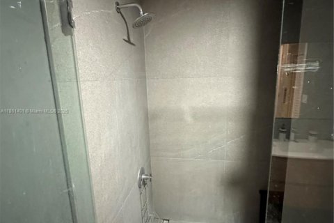 Condo in Miami, Florida, 2 bedrooms  № 1891425 - photo 19