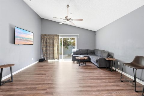 Villa ou maison à vendre à Orlando, Floride: 5 chambres, 184.32 m2 № 2225190 - photo 15