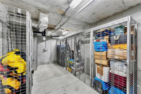 Condo in Fort Lauderdale, Florida, 2 bedrooms  № 2418107 - photo 24